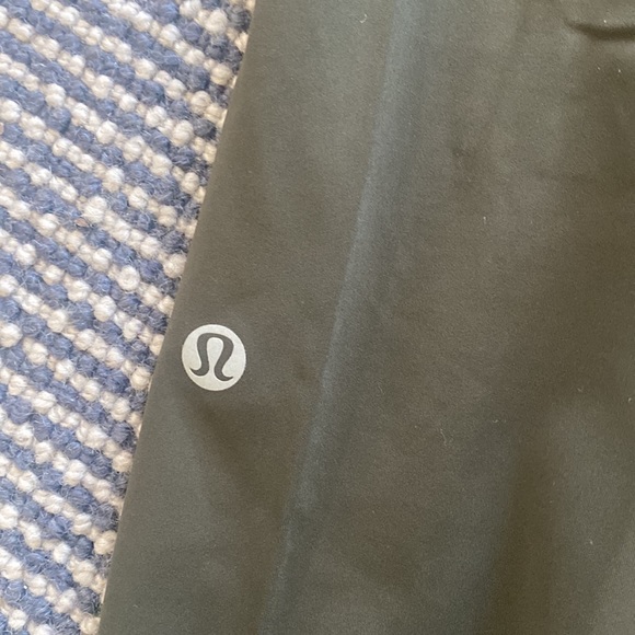 Cropped Lululemon Leggings - Picture 3 of 4